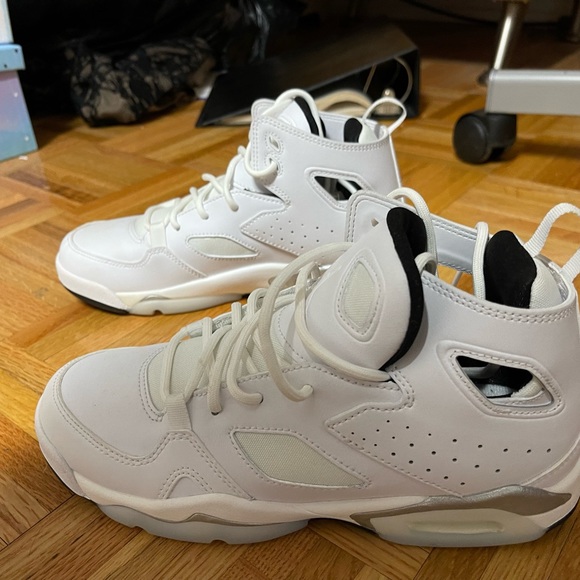 91 Flight club “white” Jordan’s - Picture 3 of 4